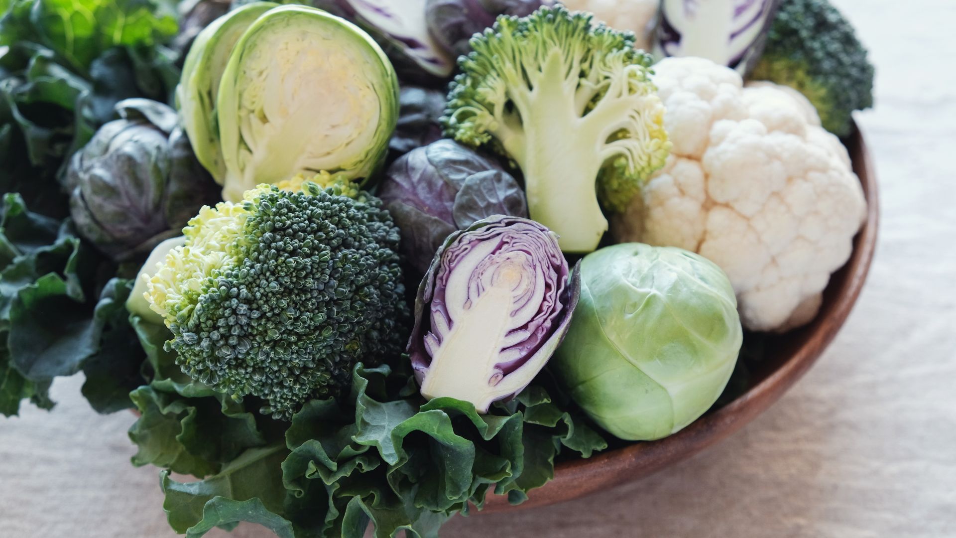 Foods That Shouldn't Be Vacuum Sealed and Why 1 cruciferous vegetables